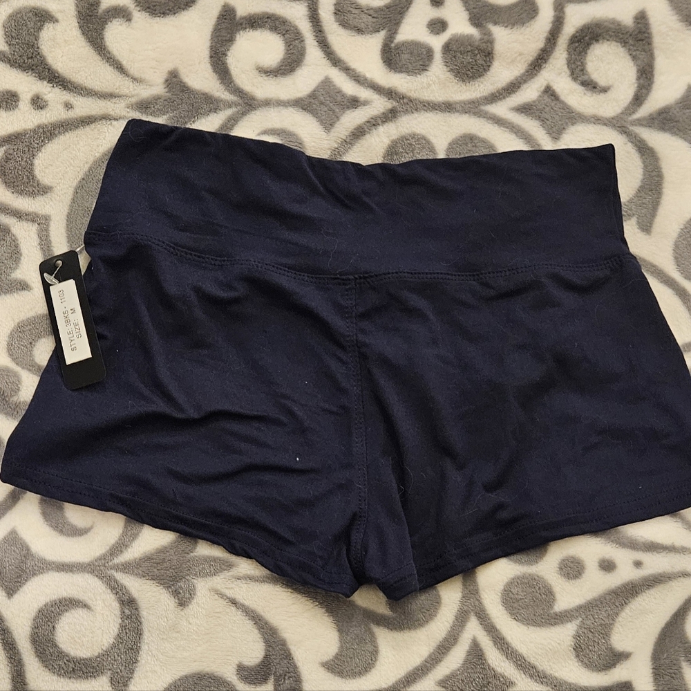 Short bike shorts in navy size medium